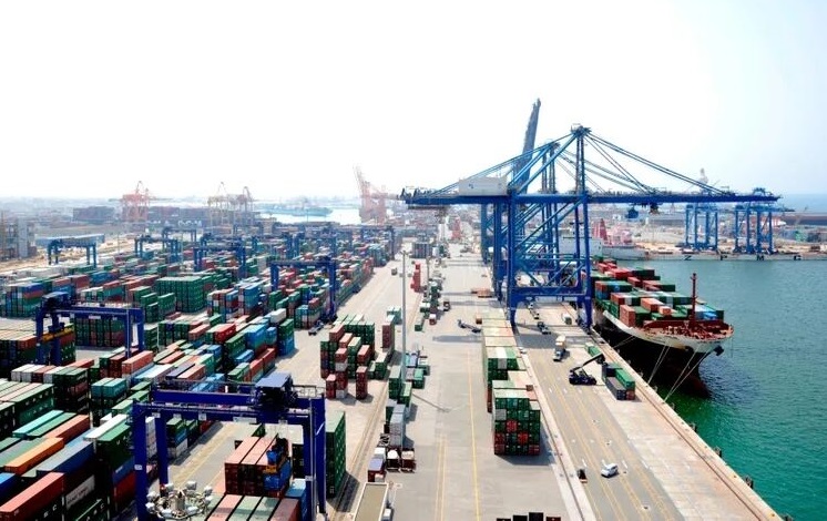 沙特港口免收60天的仓储费，以支持苏伊士运河内滞留的航运公司
