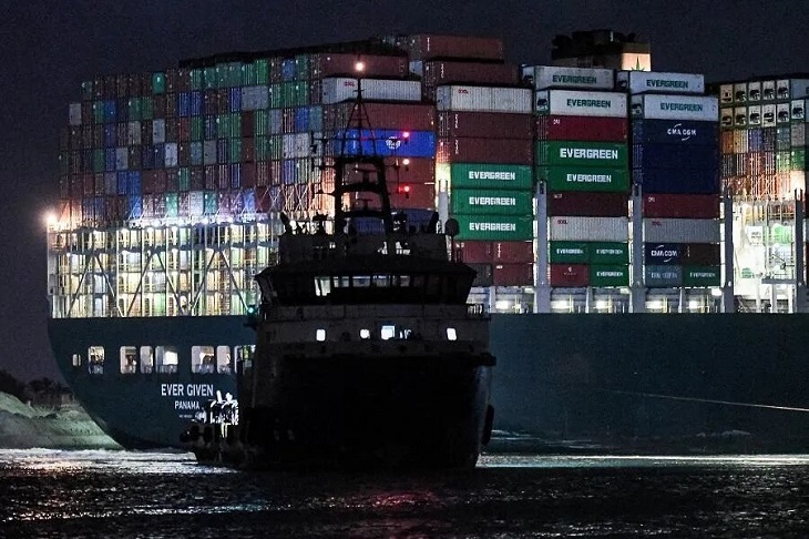 沙特港口免收60天的仓储费，以支持苏伊士运河内滞留的航运公司